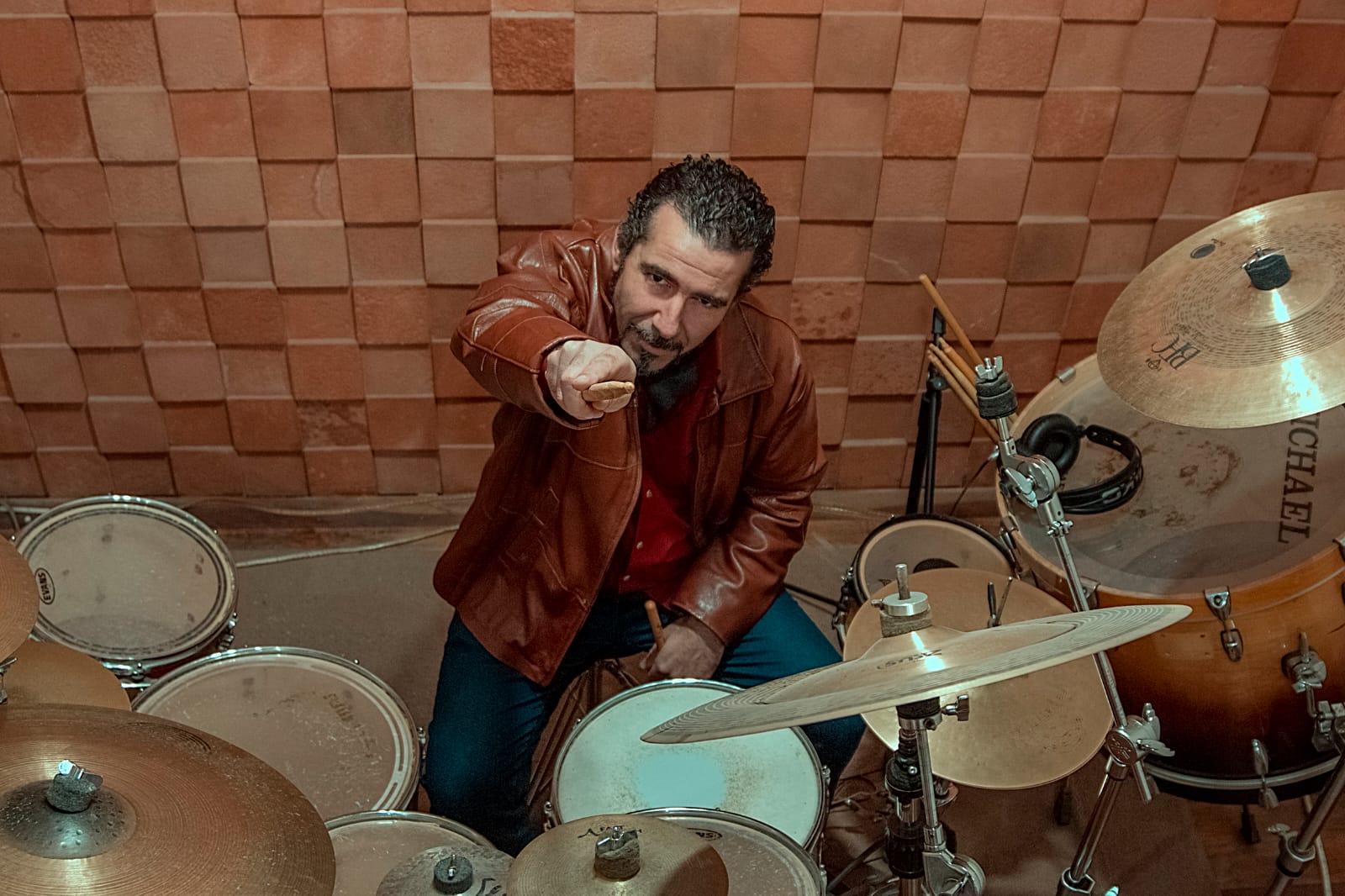 Rhandu Lopez na bateria